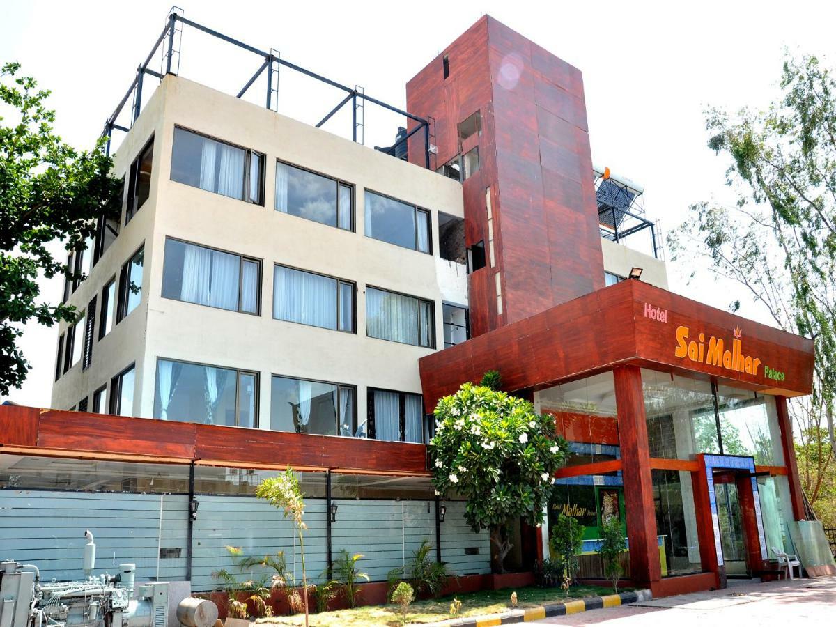 Hotel Malhar Palace Shirdi Exterior foto